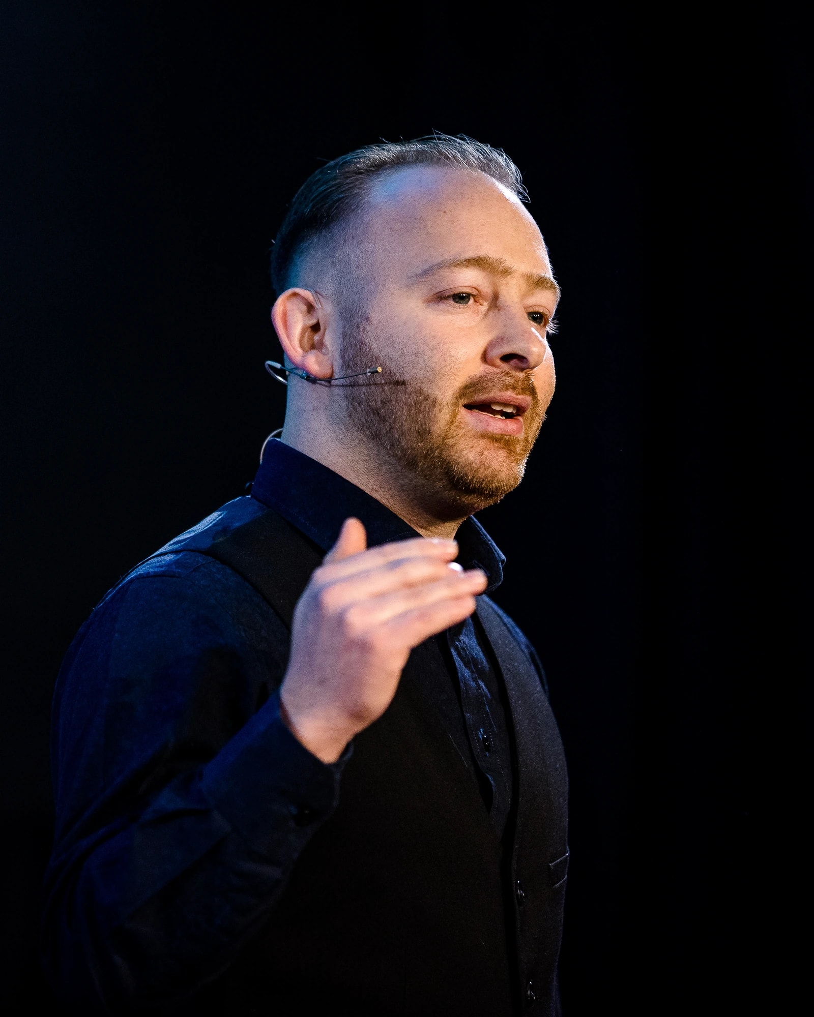 Chris Jon Graf, Gründer von KI-Outsourcing