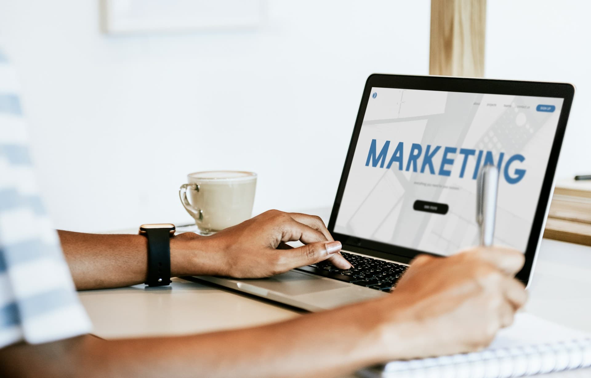 Digitale Marketing-Dienstleistungen mit KI-Tools im Detail