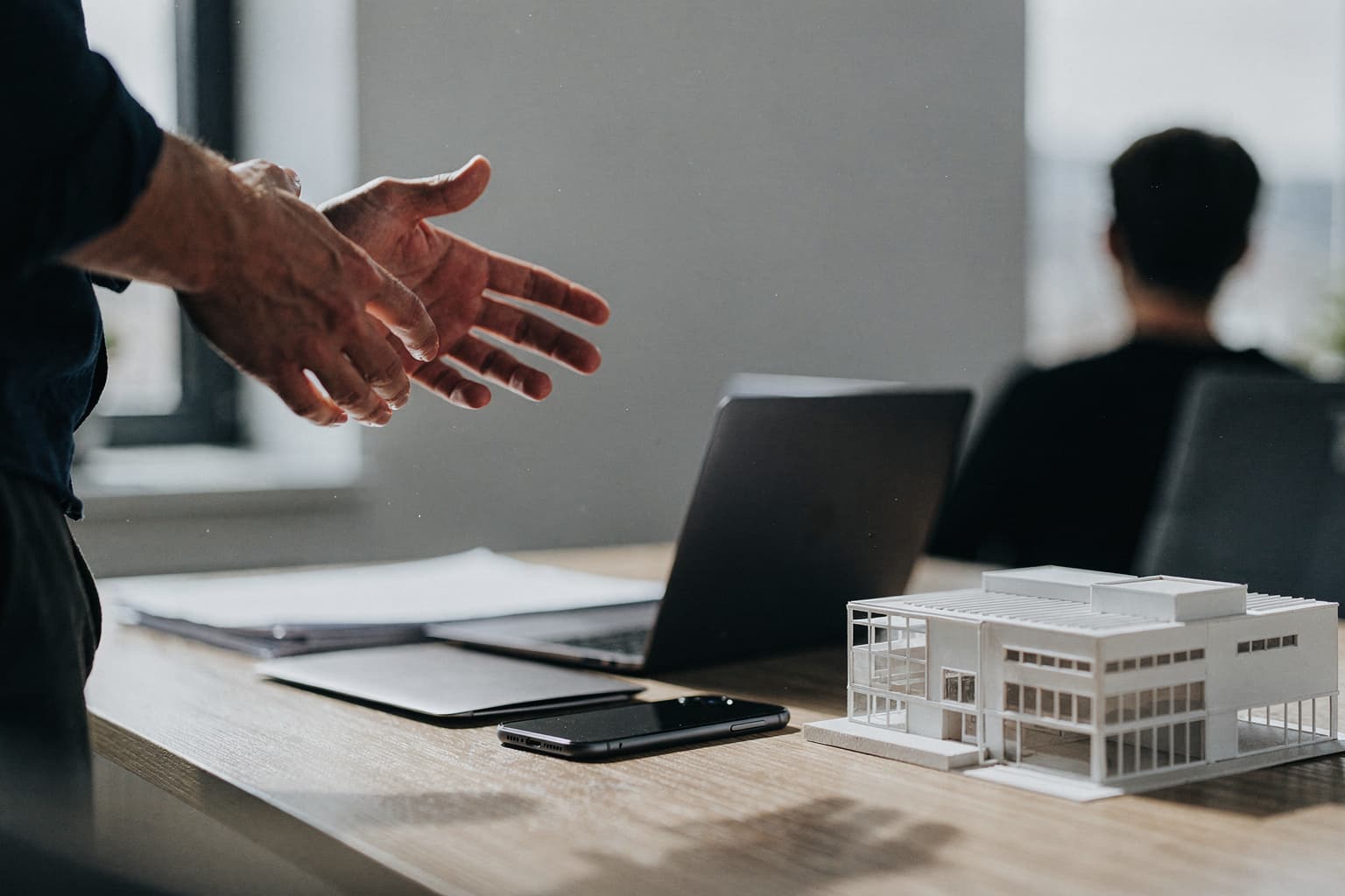 Shadow Agents: Die neue Compliance-Herausforderung für KMU